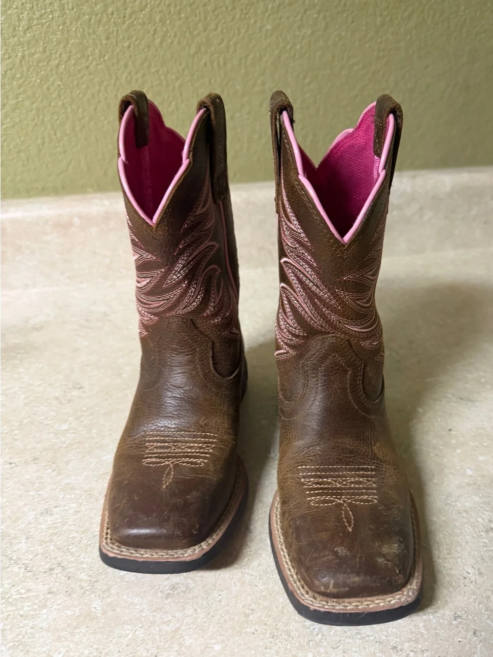 Brown Leather Girl' Cowboy Boots with Pink Stitching